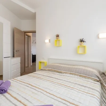 Apartamento Apartman Antonio 4 *