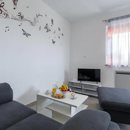 Apartman Antonio 4 풀라